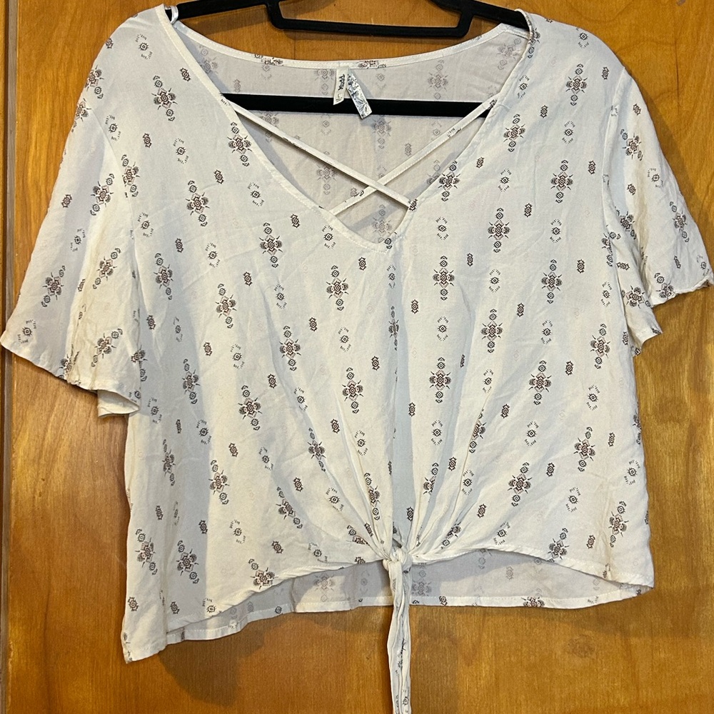 Mudd White Floral Tie-Front Crop Top